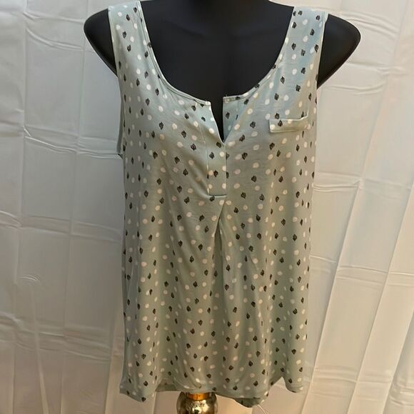 Medium Ann Taylor Loft sleeveless v neck slightl flared hem polka dot/leaf shirt - Picture 1 of 14